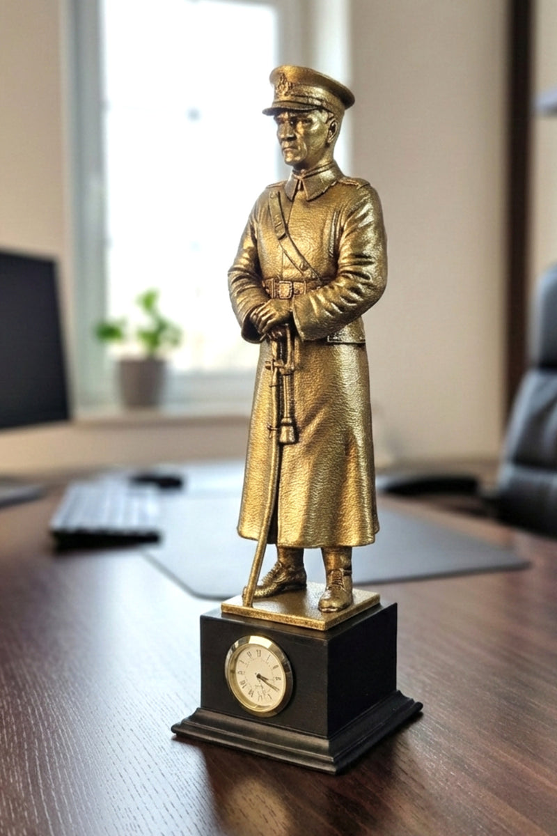 Mareşal Atatürk Heykeli Dekoratif Biblo Gold
