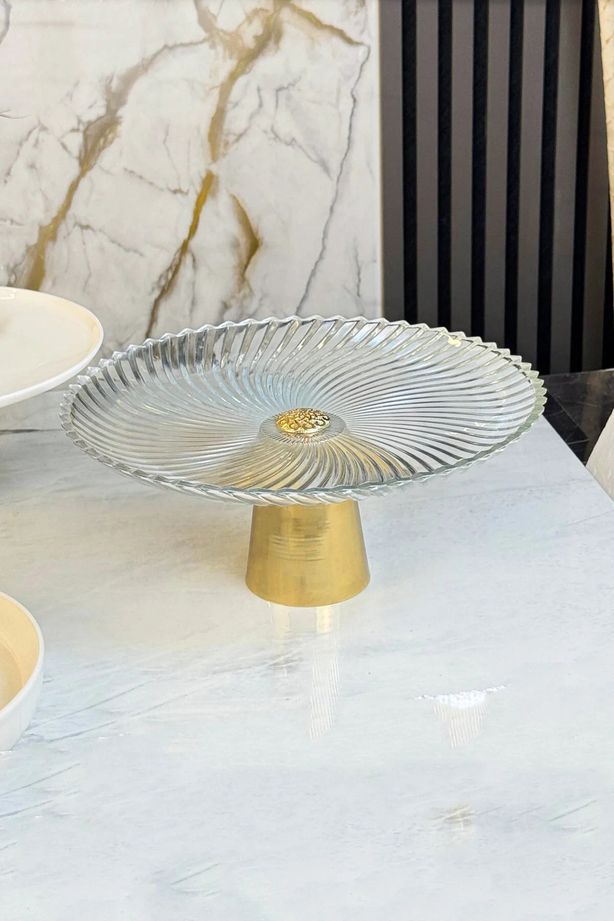 Gold Metal Ayaklı Cam Tabak & Kurabiye Kek Pasta Servisliği Sunumluğu (YIKANABİLİR)