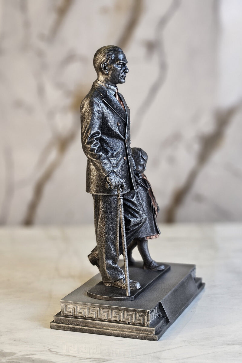Atatürk Manevi Kızı Ülkü Dekoratif biblo
