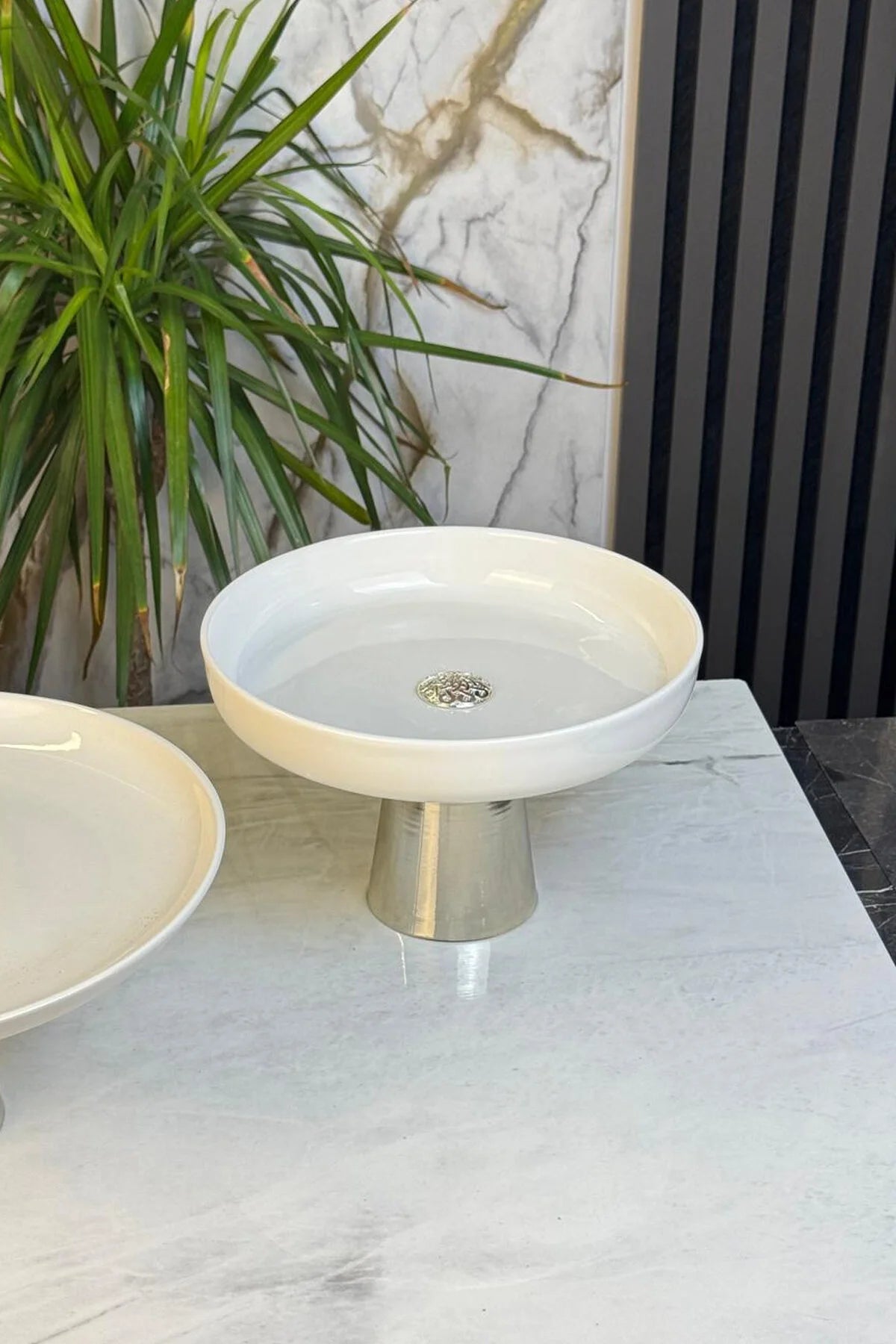 Porselen Gümüş Ayaklı Kase & Salata Meyve Meze Sunumluğu Servisliği 26 CM ( Yıkanabilir)