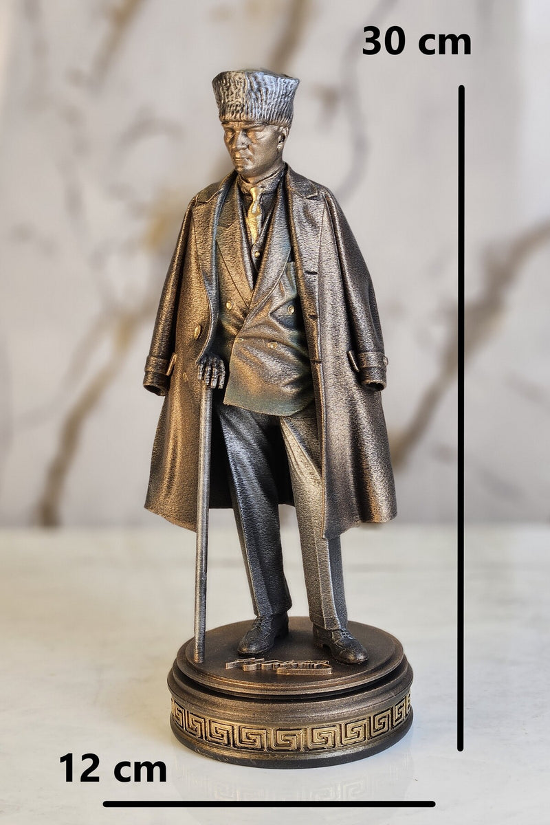Atatürk Elinde baston Tutan Paltolu Dekoratif Biblo Heykel