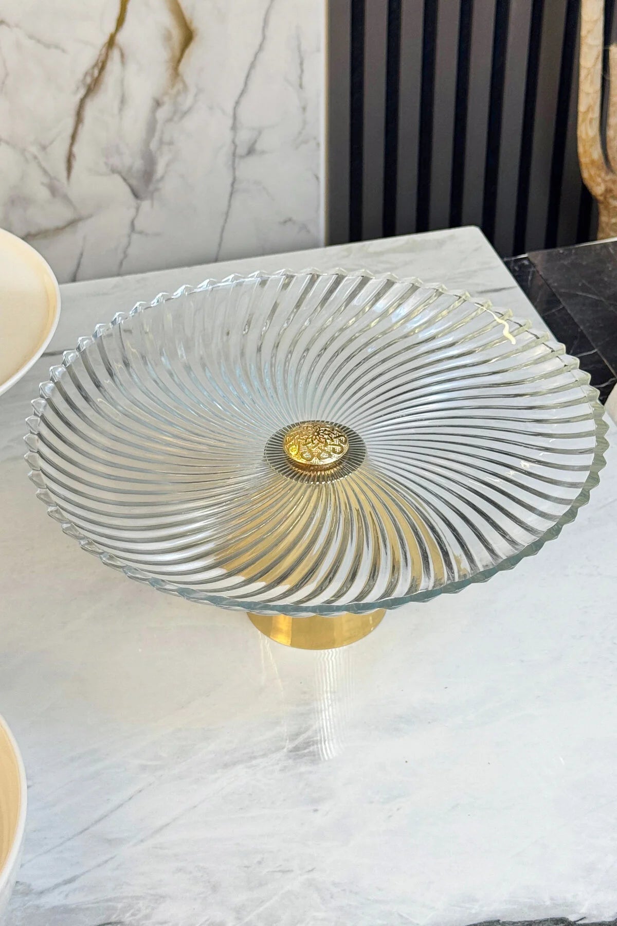 Gold Metal Ayaklı Cam Tabak & Kurabiye Kek Pasta Servisliği Sunumluğu (YIKANABİLİR)