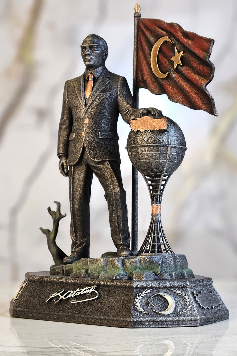Atatürk Eli Dünya Üzerinde Arkası bayraklı Dekoratif biblo Bakır