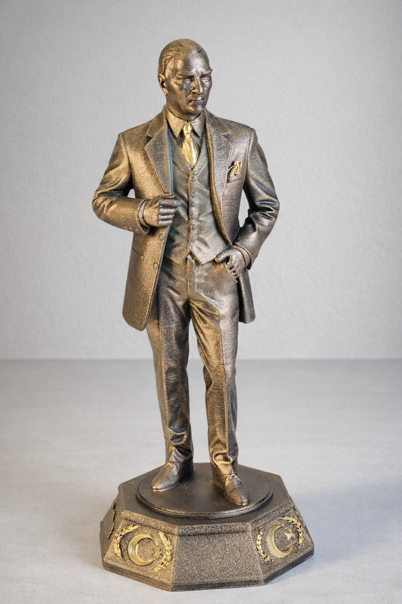 Atatürk Eli Ceketinde Özel Tasarım Biblo heykel
