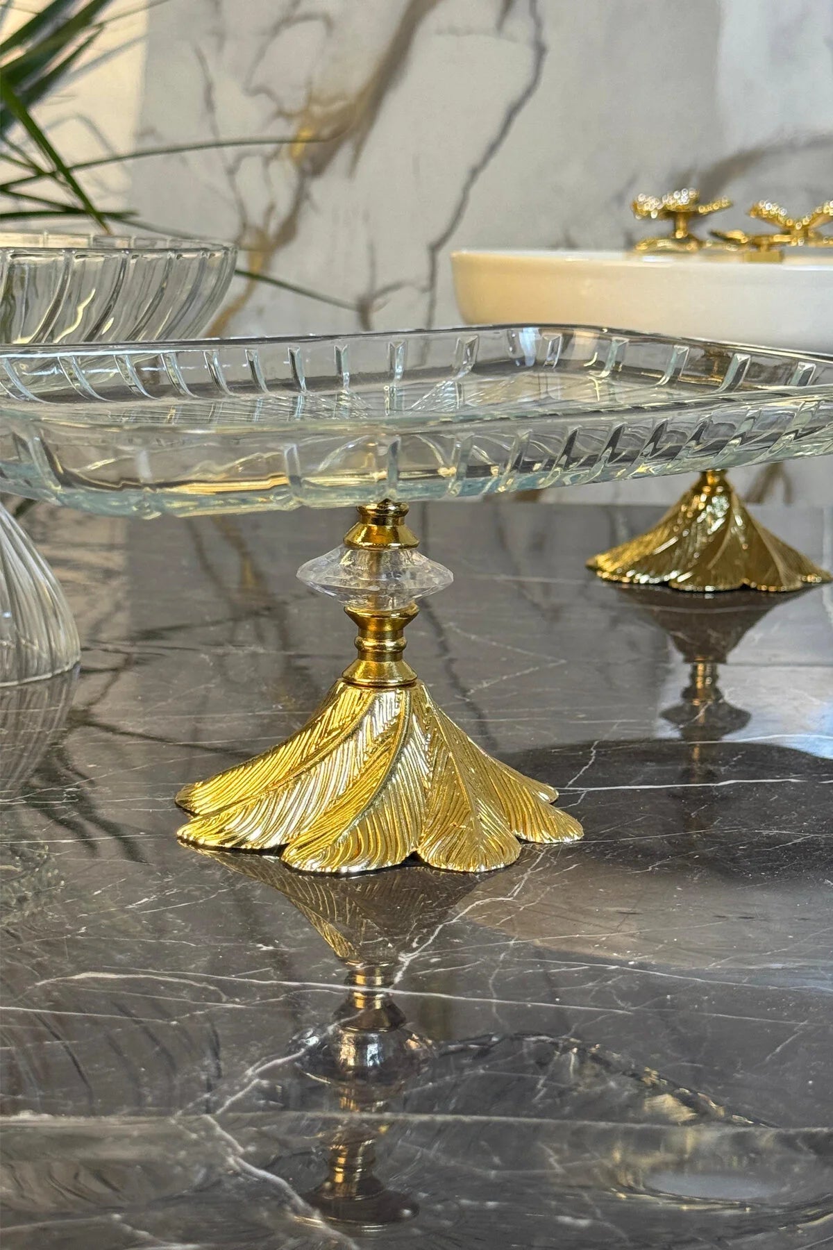 Elegant Dikdörtgen Gold Ayaklı Cam Sunumuluk & Meyve Kurabiye Kek Tabağı