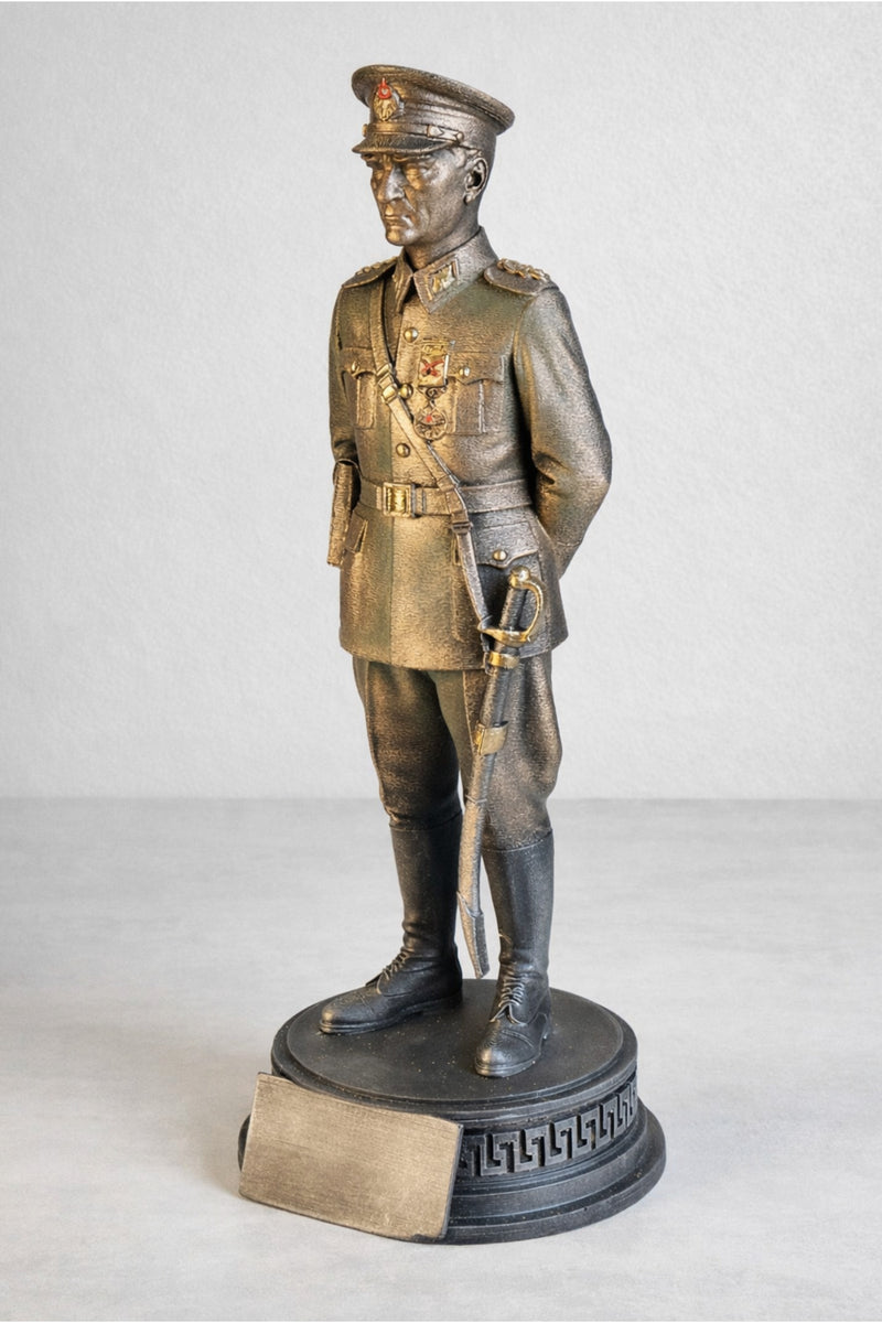 Atatürk Üniformalı Dekoratif biblo Heykel