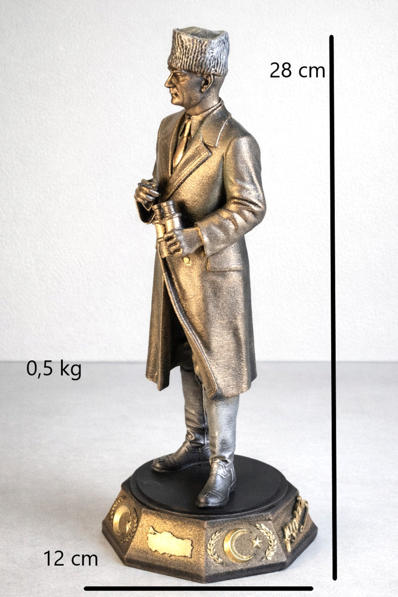 Atatürk Paltolu Dürbün Tutan biblo heykel