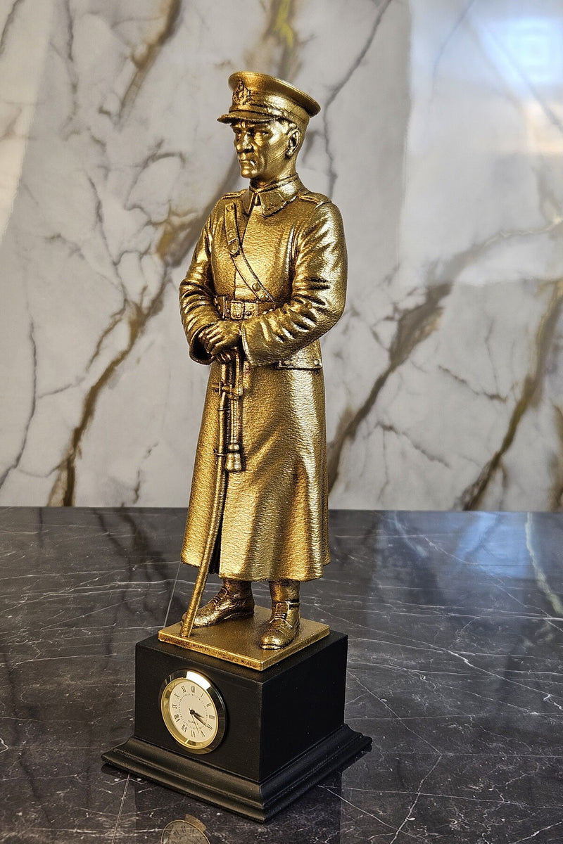 Mareşal Atatürk Heykeli Dekoratif Biblo Gold