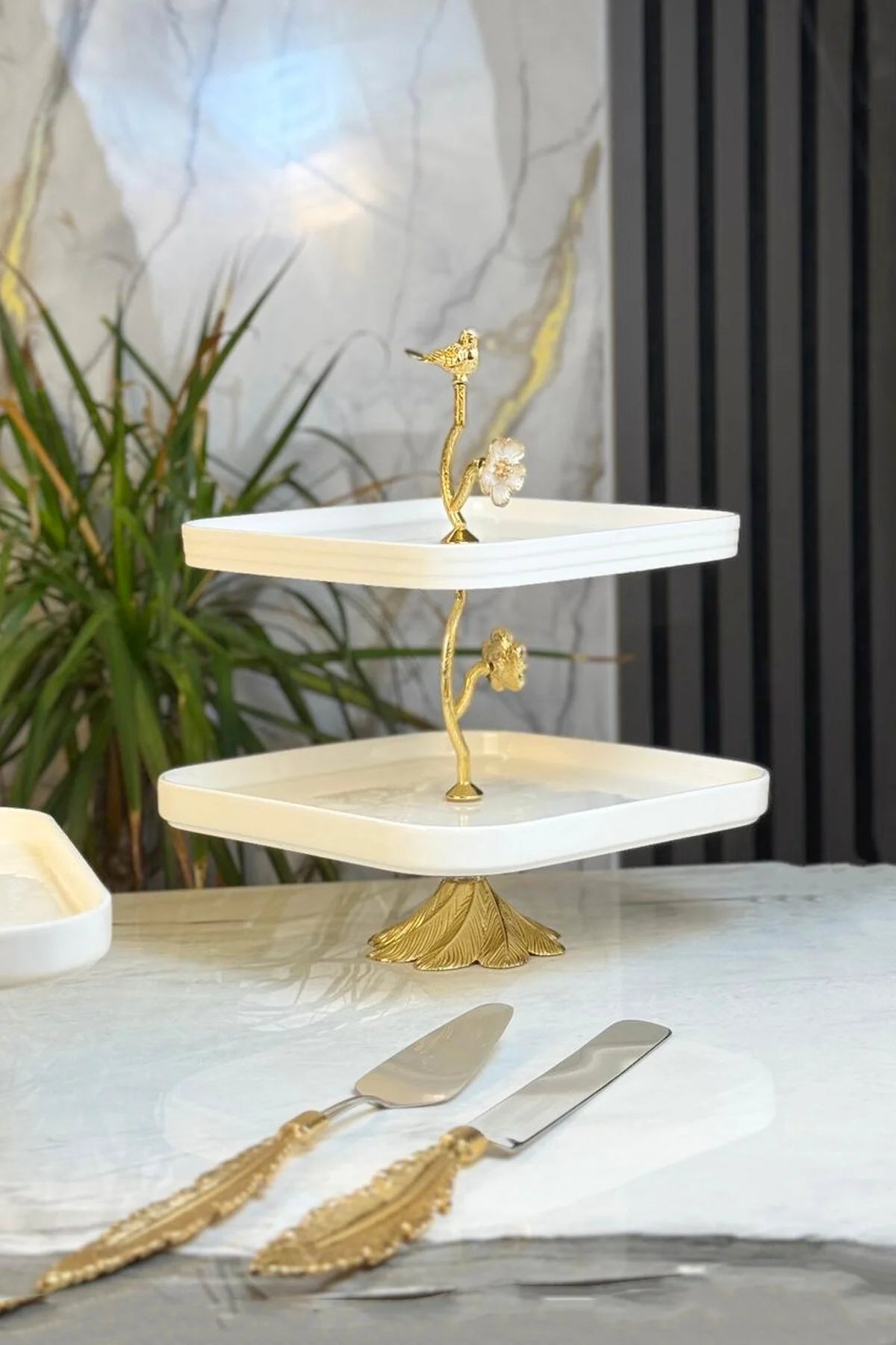 3 Parça Gold Detaylı Porselen Sunum Tabağı Seti & Kurabiyelik Pasta Yemek Servisliği