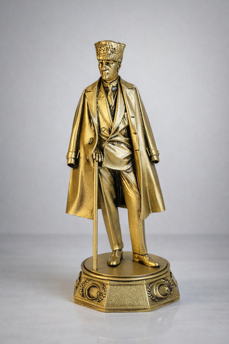 Atatürk Paltolu ve Bastonlu biblo Gold