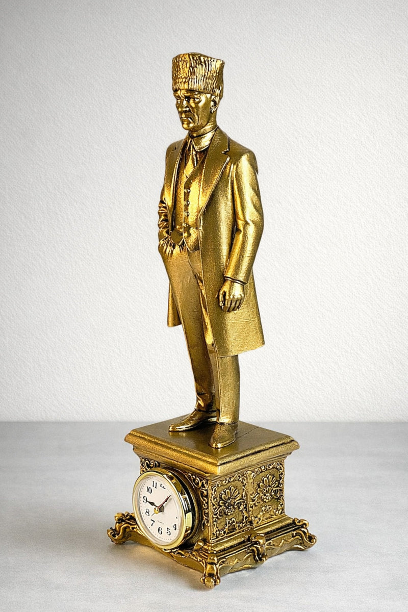 Paltolu Atatürk Gold Sattli Büyük Boy