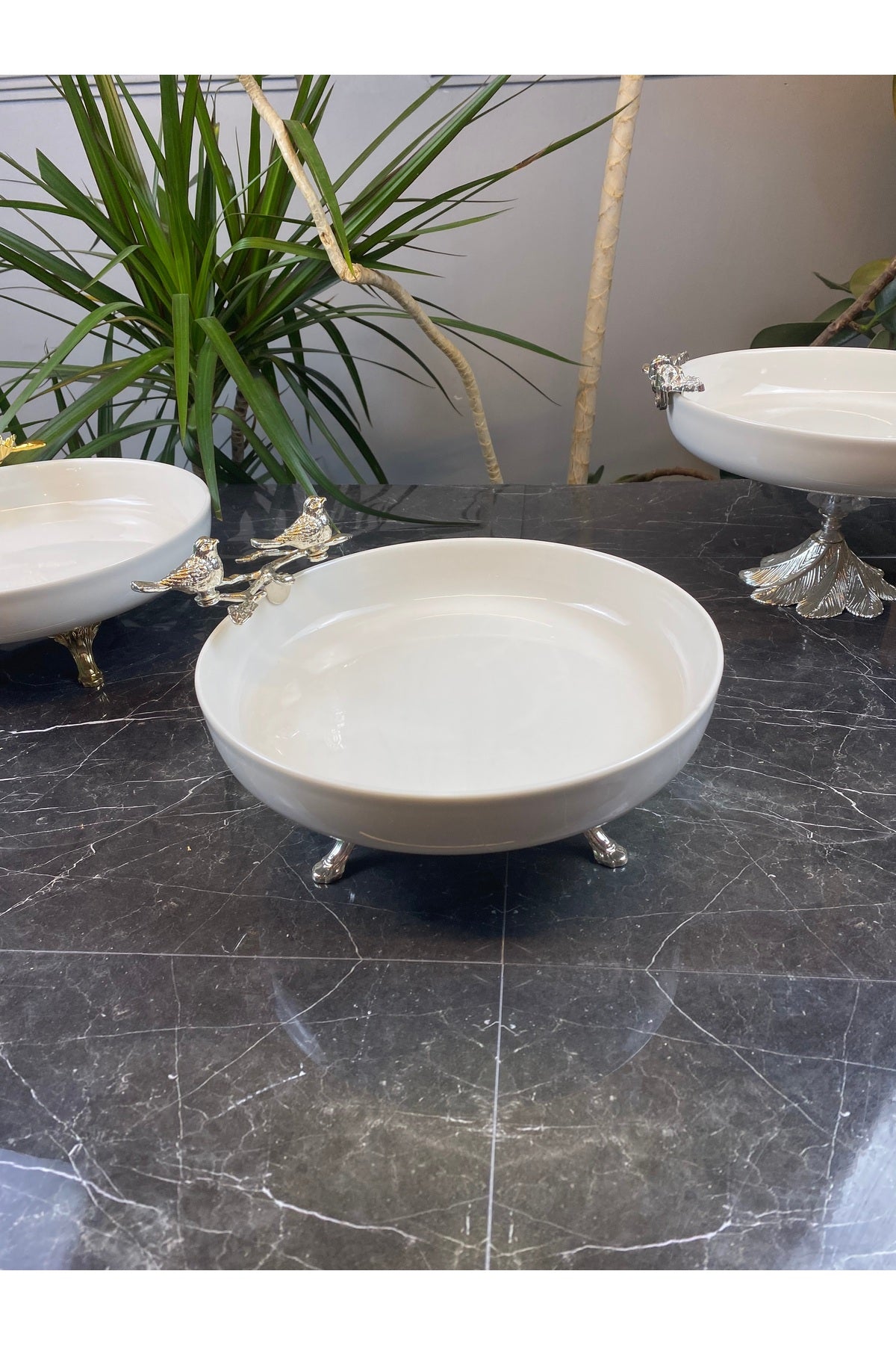 Gümüş Metal Ayaklı Porselen Salata Sunum Kasesi Tabağı & Çift Kuş Detaylı